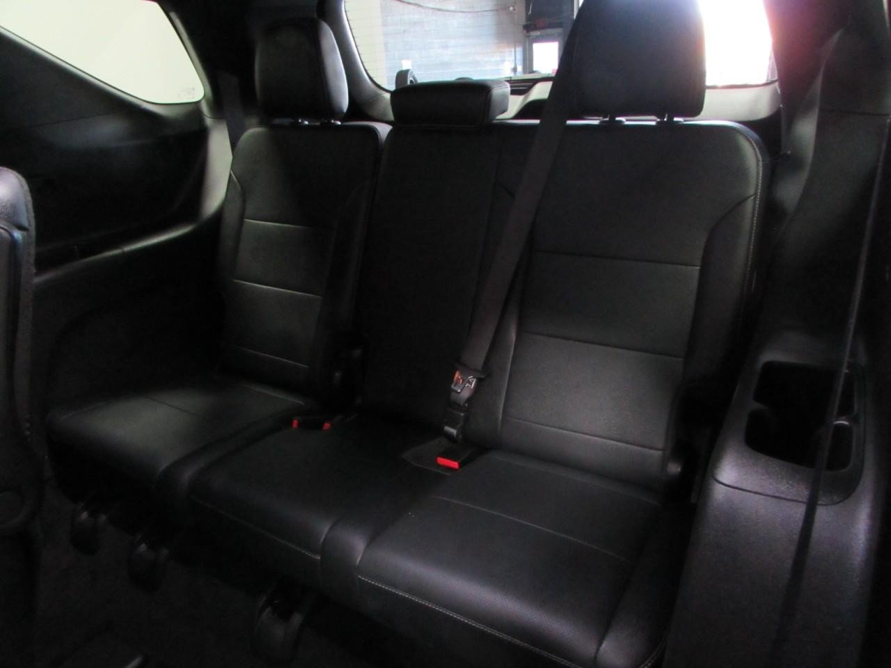 Used 2025 Chevrolet Traverse LT AWD/4WD image 16