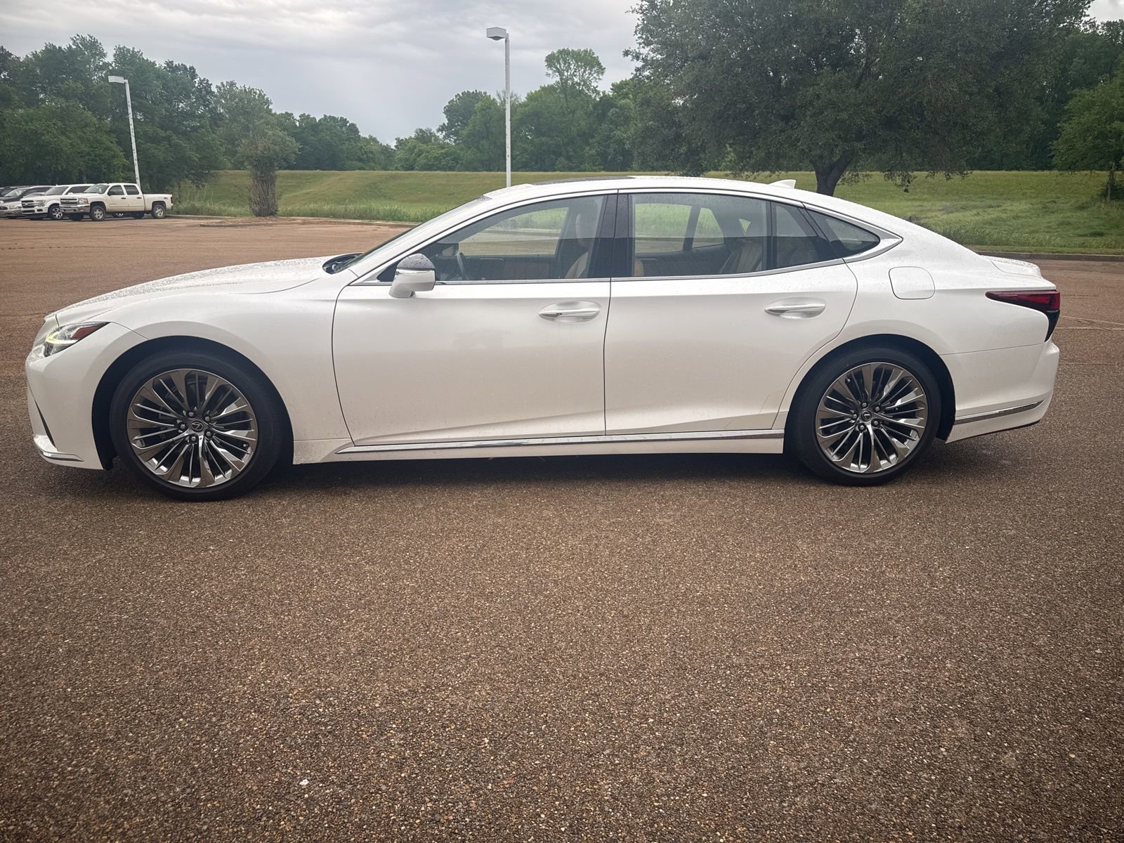 Used 2022 Lexus LS 500 RWD image 4
