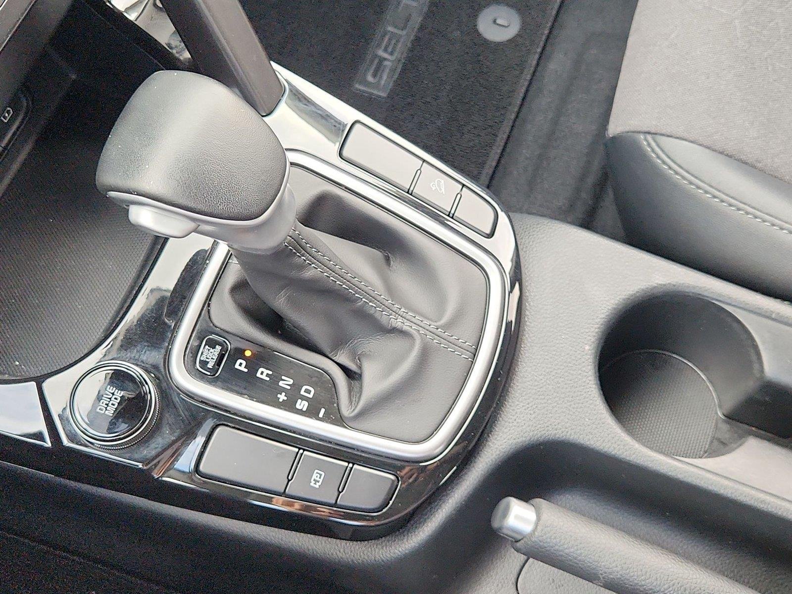 Used 2024 Kia Seltos S FWD image 16
