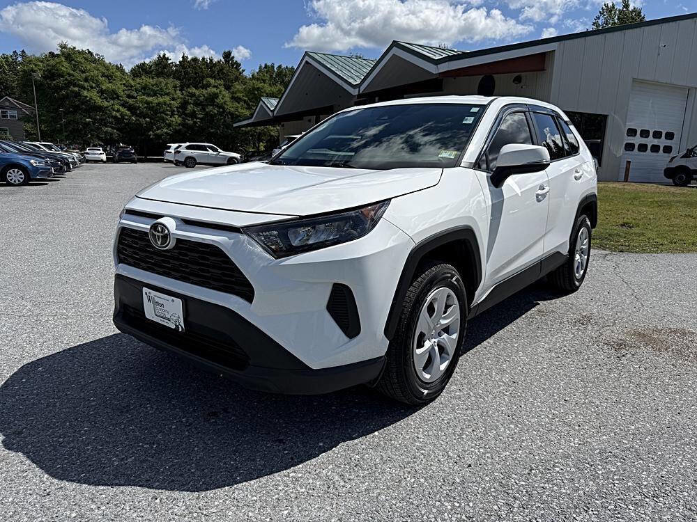 Used 2022 Toyota RAV4 LE image 1