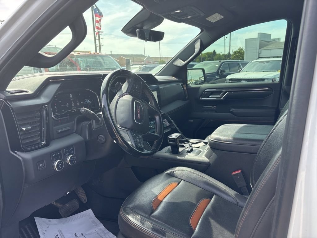 Used 2024 GMC Sierra 1500 AT4 w/ Technology Package AWD/4WD image 18