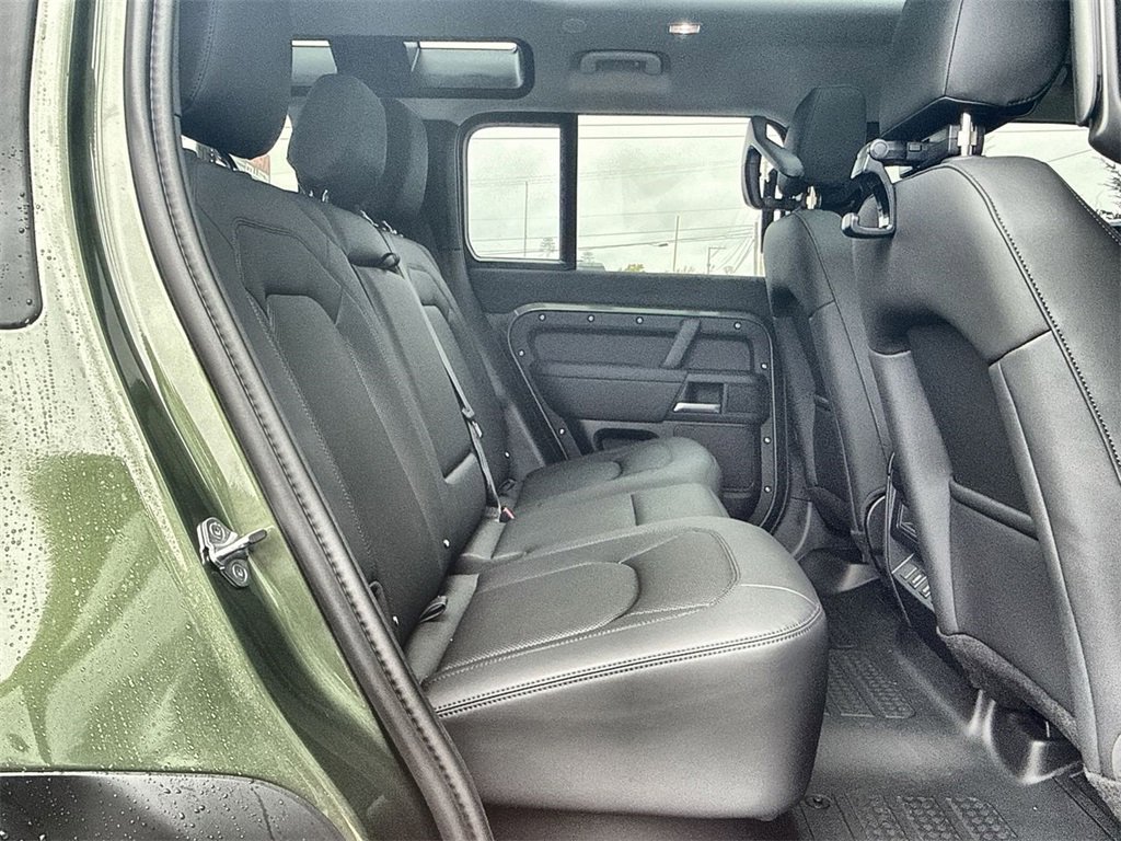Used 2026 Land Rover Defender 110 S image 15