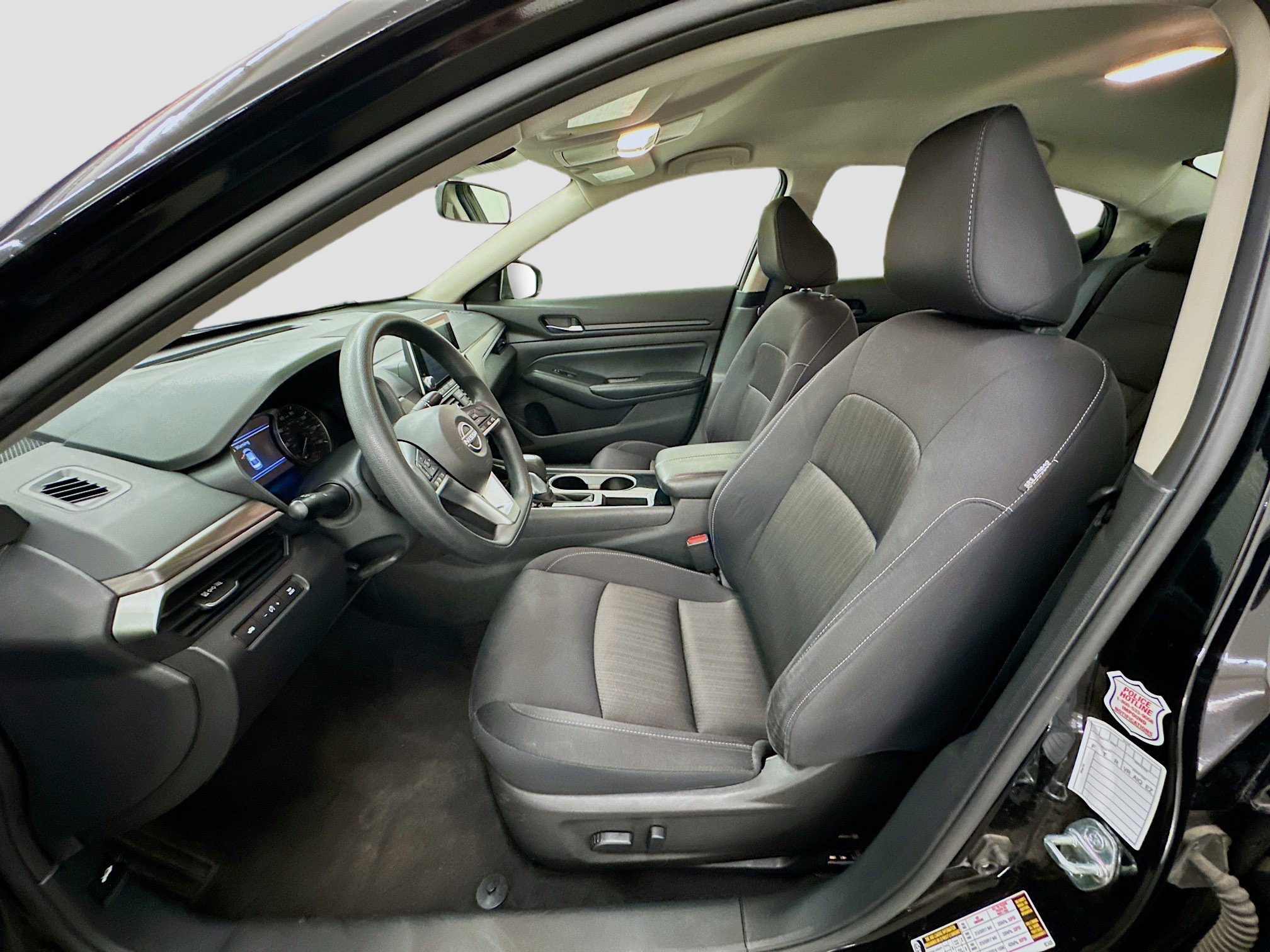 Used 2024 Nissan Altima 2.5 SV image 13