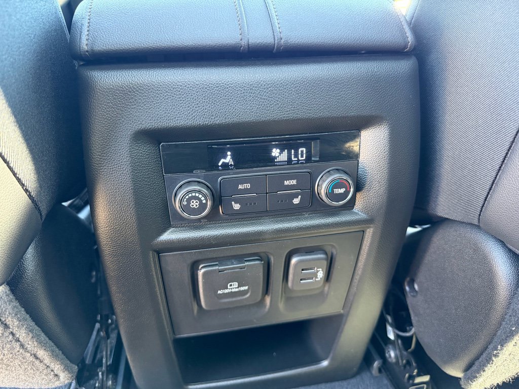Used 2024 Chevrolet Traverse High Country AWD/4WD image 33