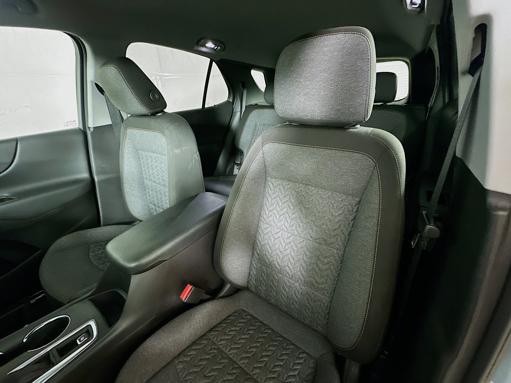 Used 2024 Chevrolet Equinox LT w/ LPO, Floor Liner Package FWD image 19