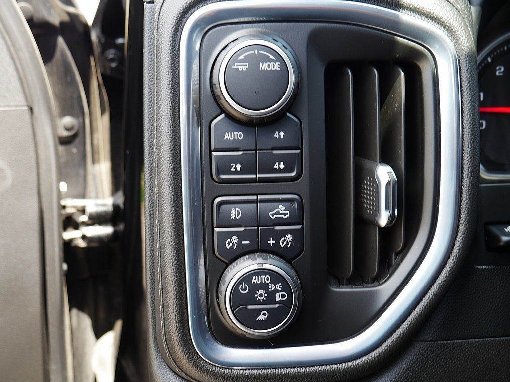 Used 2022 Chevrolet Silverado 1500 High Country w/ Technology Package AWD/4WD image 28