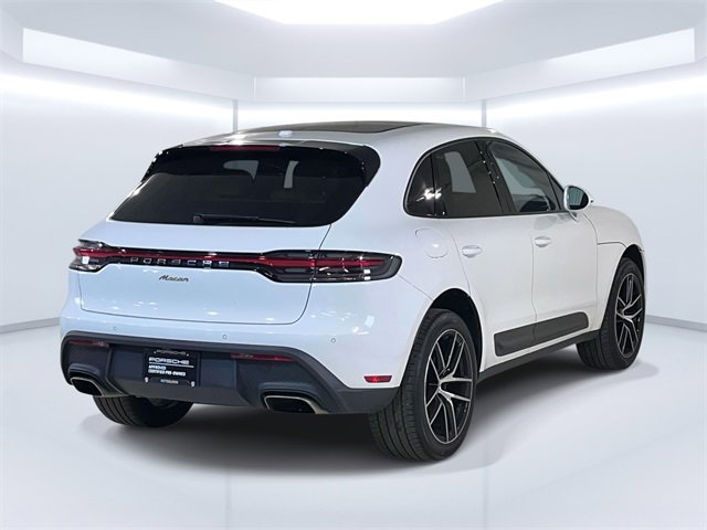 Used 2022 Porsche Macan w/ Premium Package Plus image 8