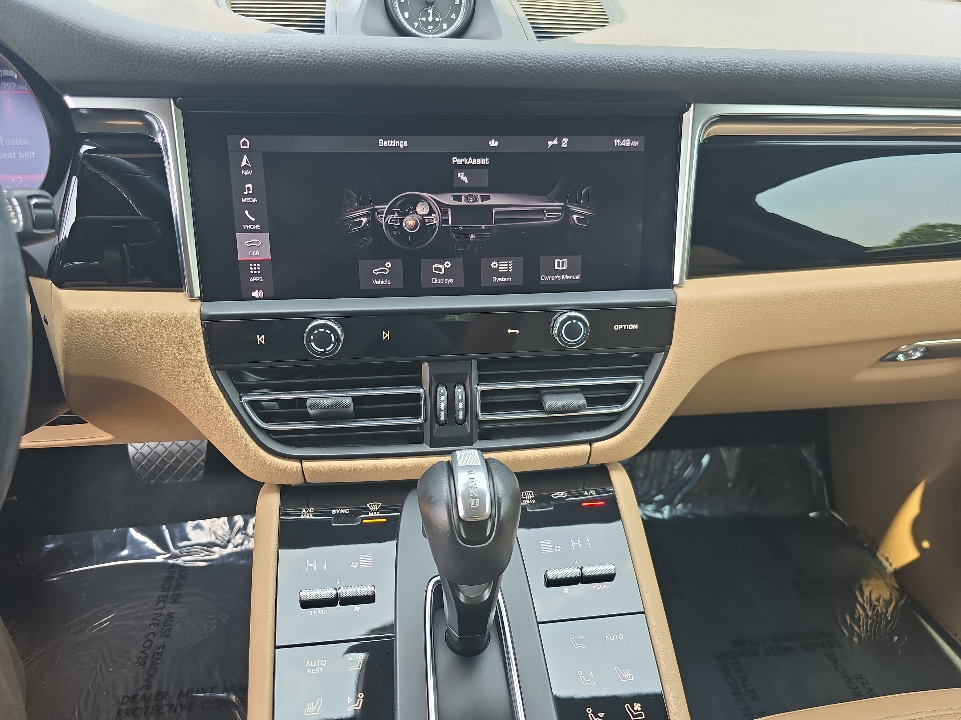 Used 2023 Porsche Macan Turbo AWD/4WD image 17