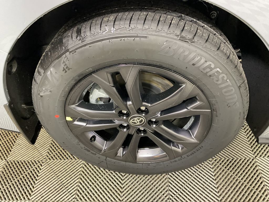 New 2026 Toyota Sienna XSE image 8