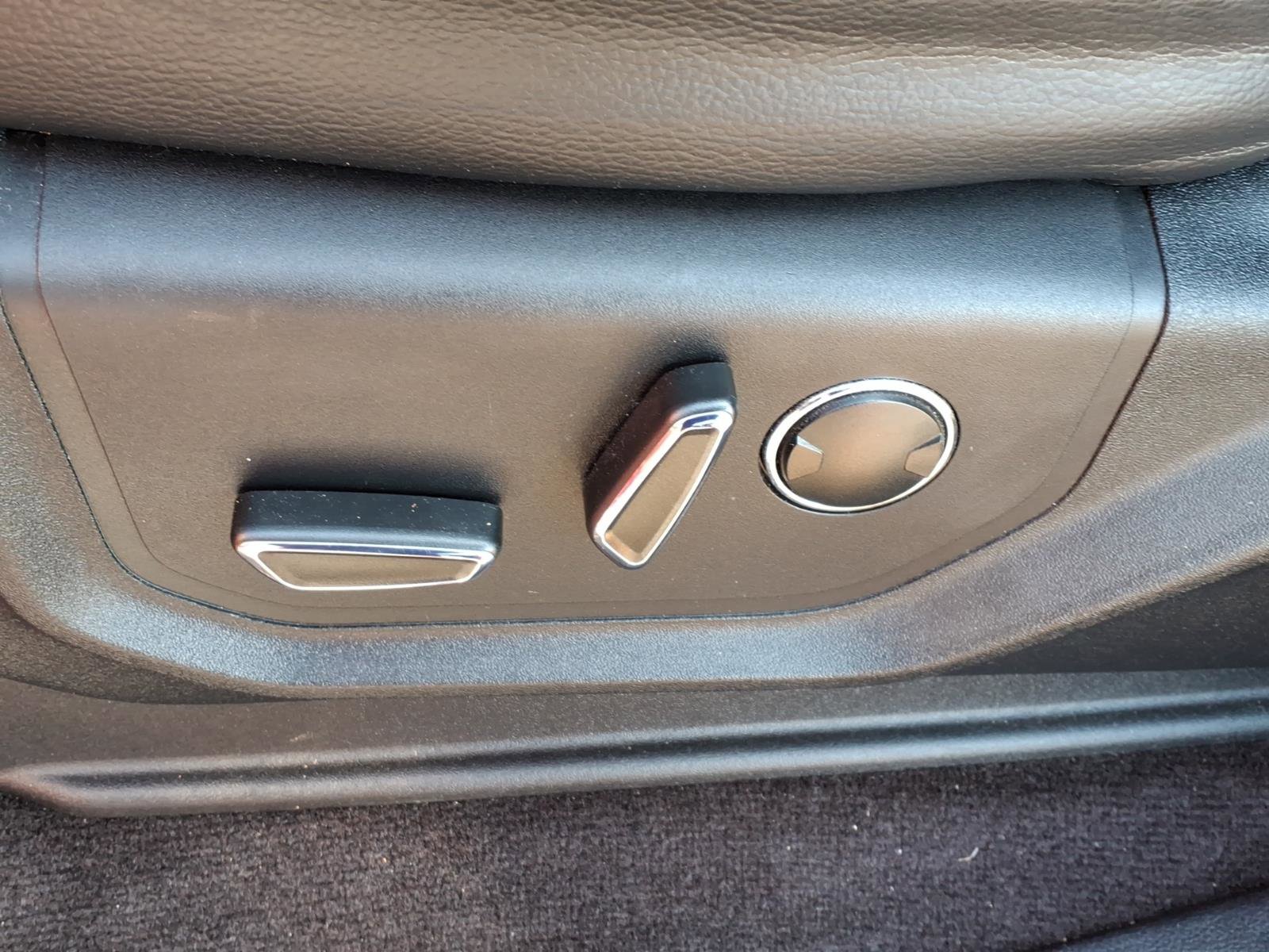 Used 2016 Ford F150 Lariat w/ Equipment Group 501A Mid image 4