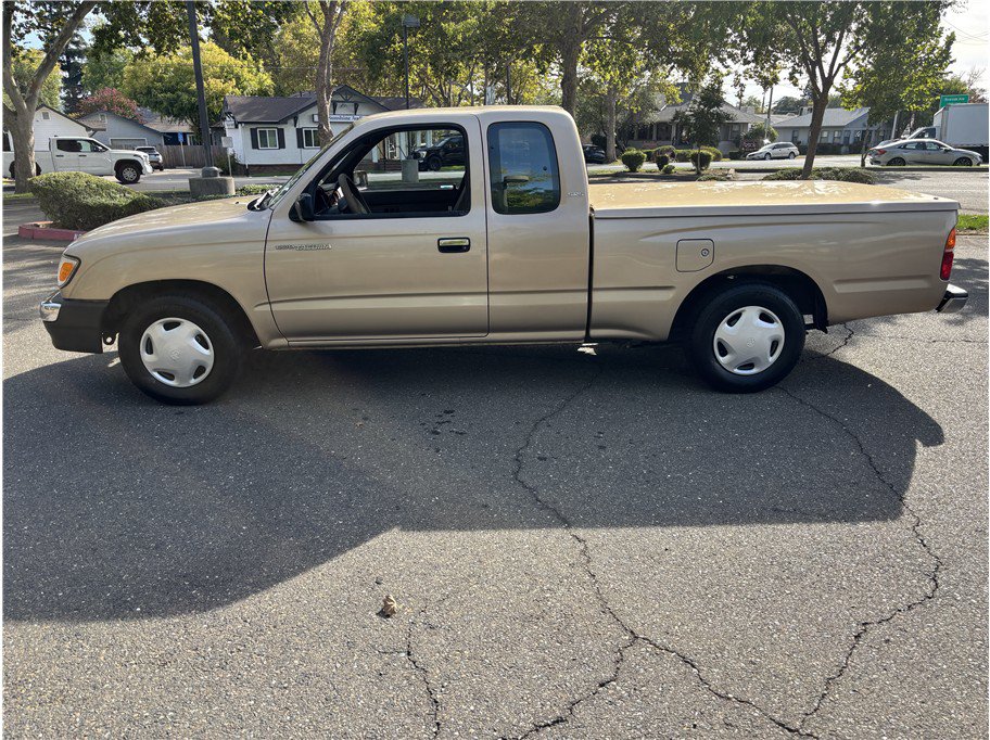 Used 1998 Toyota Tacoma 2WD Xtracab w/ SR5 Pkg image 3