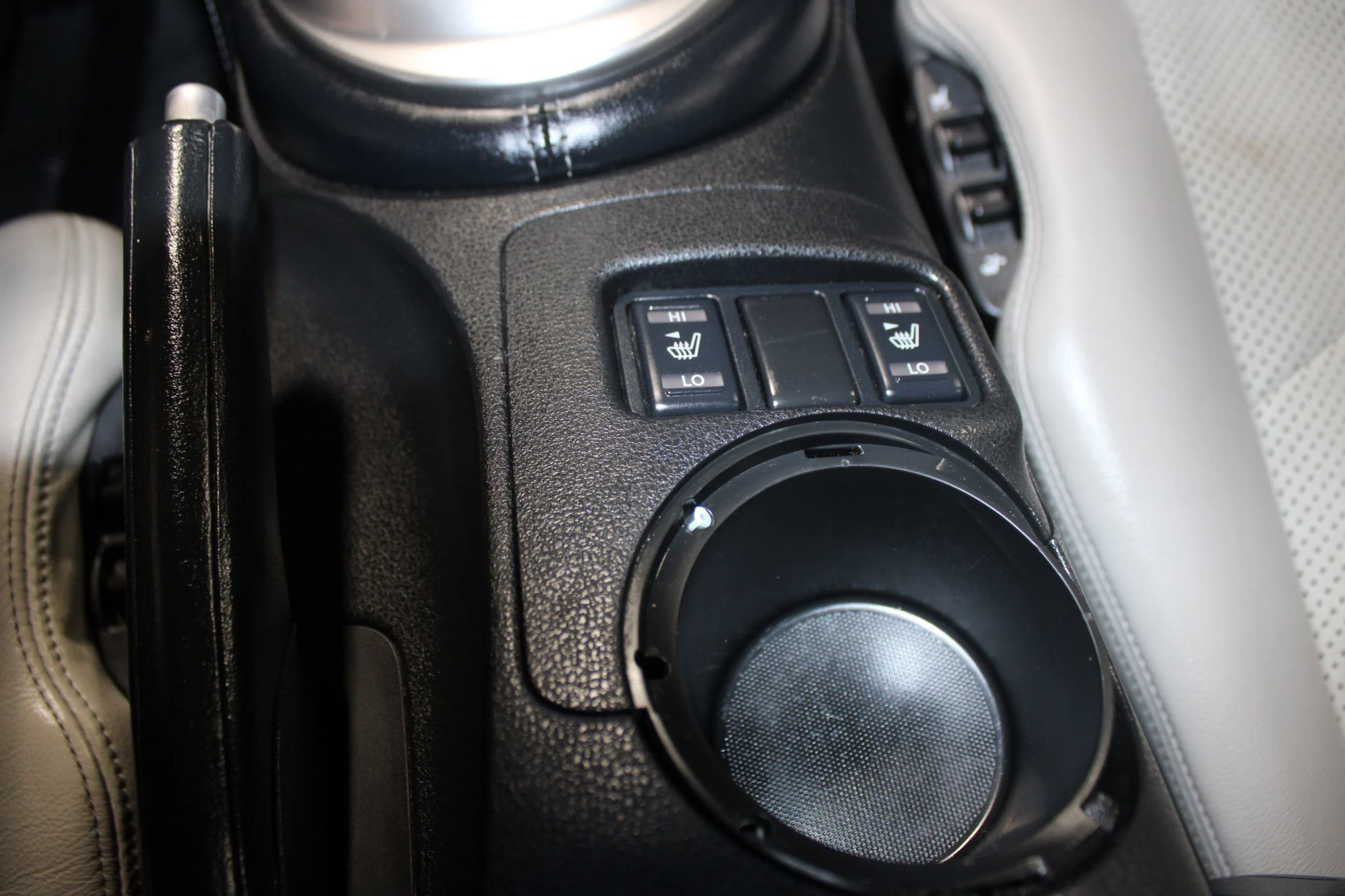 Used 2009 Nissan 370Z Touring w/ Sport Pkg image 16