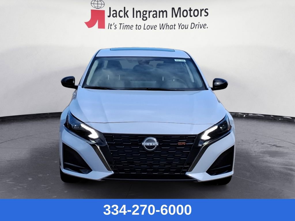 New 2025 Nissan Altima 2.5 SR image 8