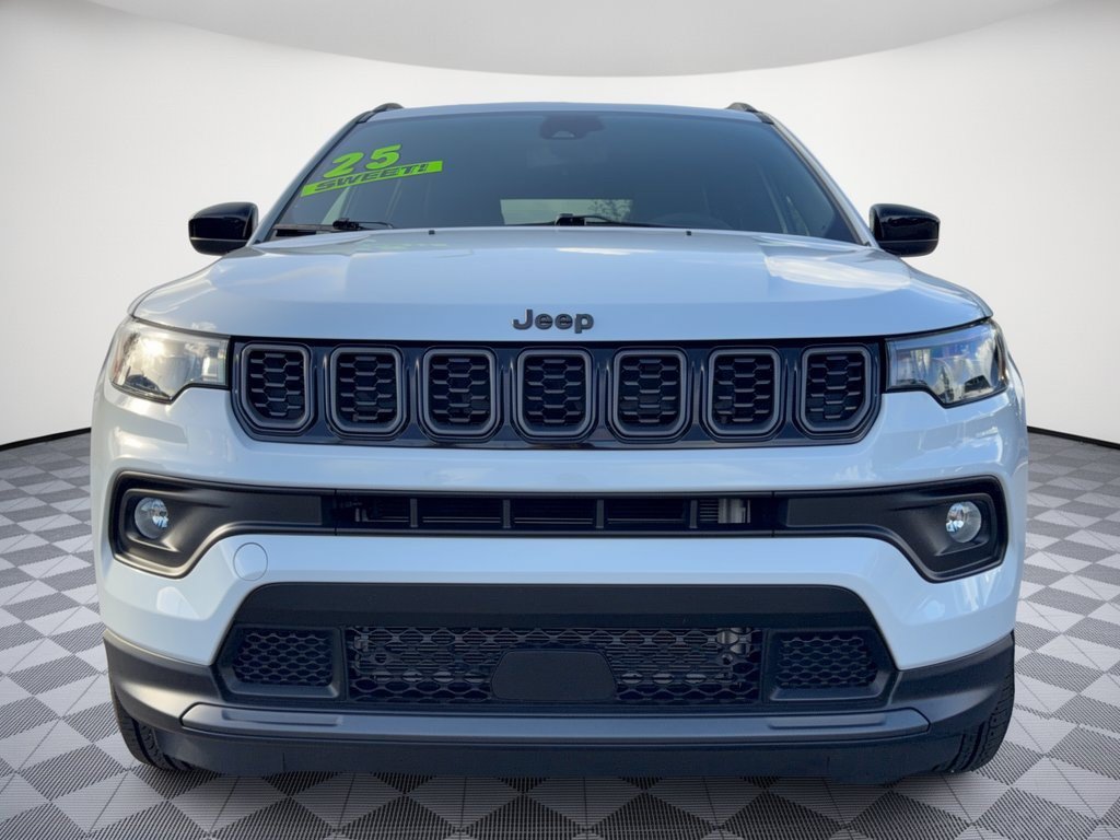 Used 2025 Jeep Compass Latitude w/ Altitude Special Edition AWD/4WD image 6