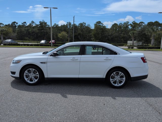Used 2018 Ford Taurus SE FWD image 7
