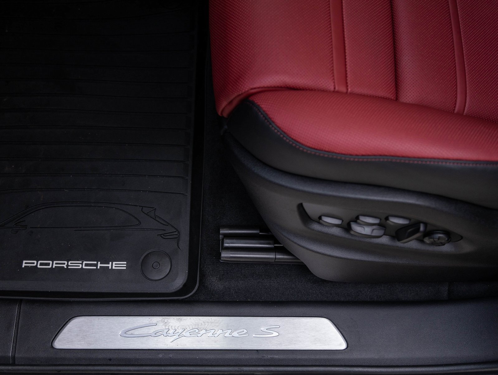 New 2026 Porsche Cayenne S image 22