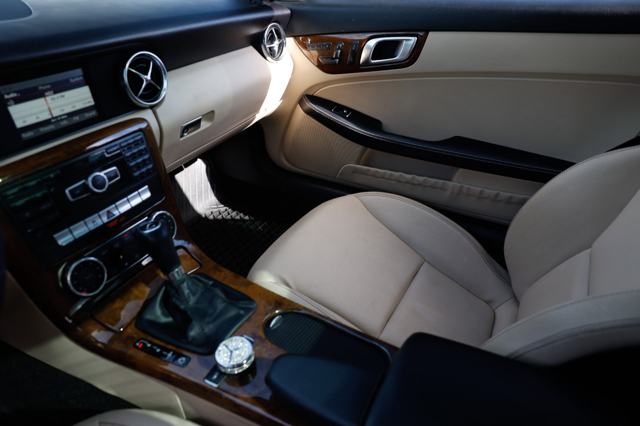 Used 2014 Mercedes-Benz SLK 250 image 18