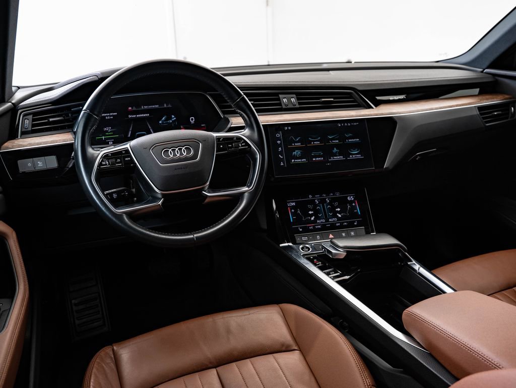 Used 2021 Audi e-tron Premium w/ Convenience Plus Package AWD/4WD image 4
