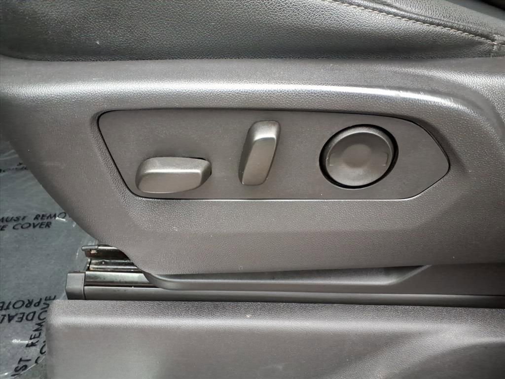 Used 2025 GMC Sierra 1500 SLT image 16