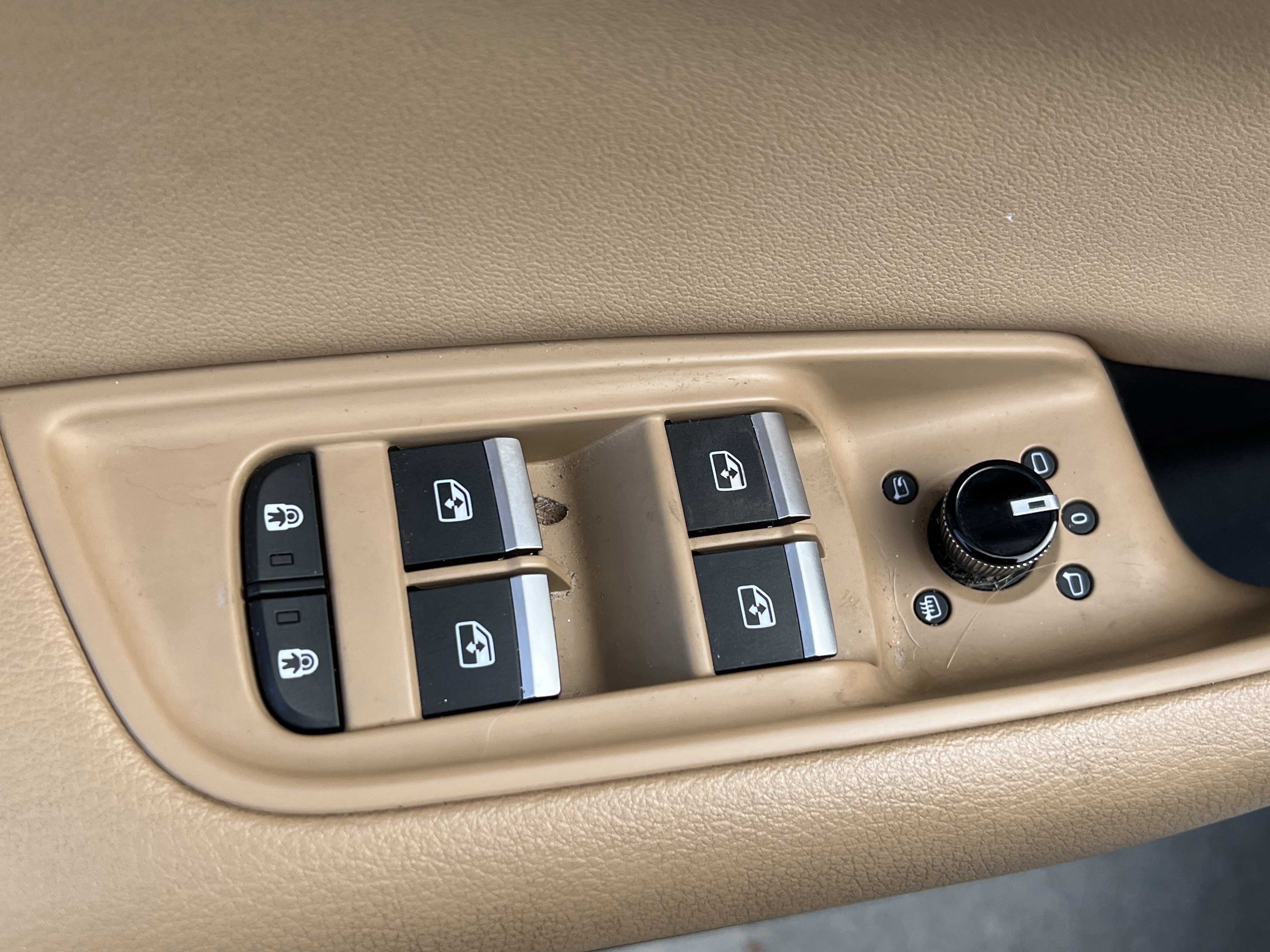 Used 2020 Audi Q8 Prestige w/ Prestige Package image 15