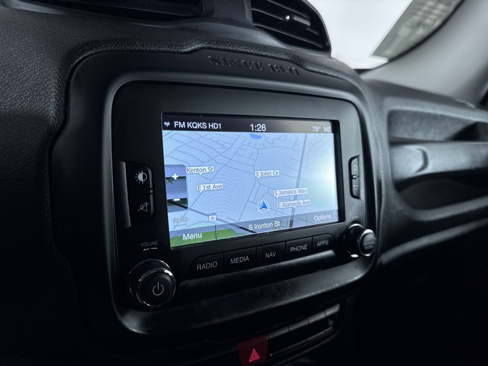 Used 2017 Jeep Renegade Trailhawk AWD/4WD image 20