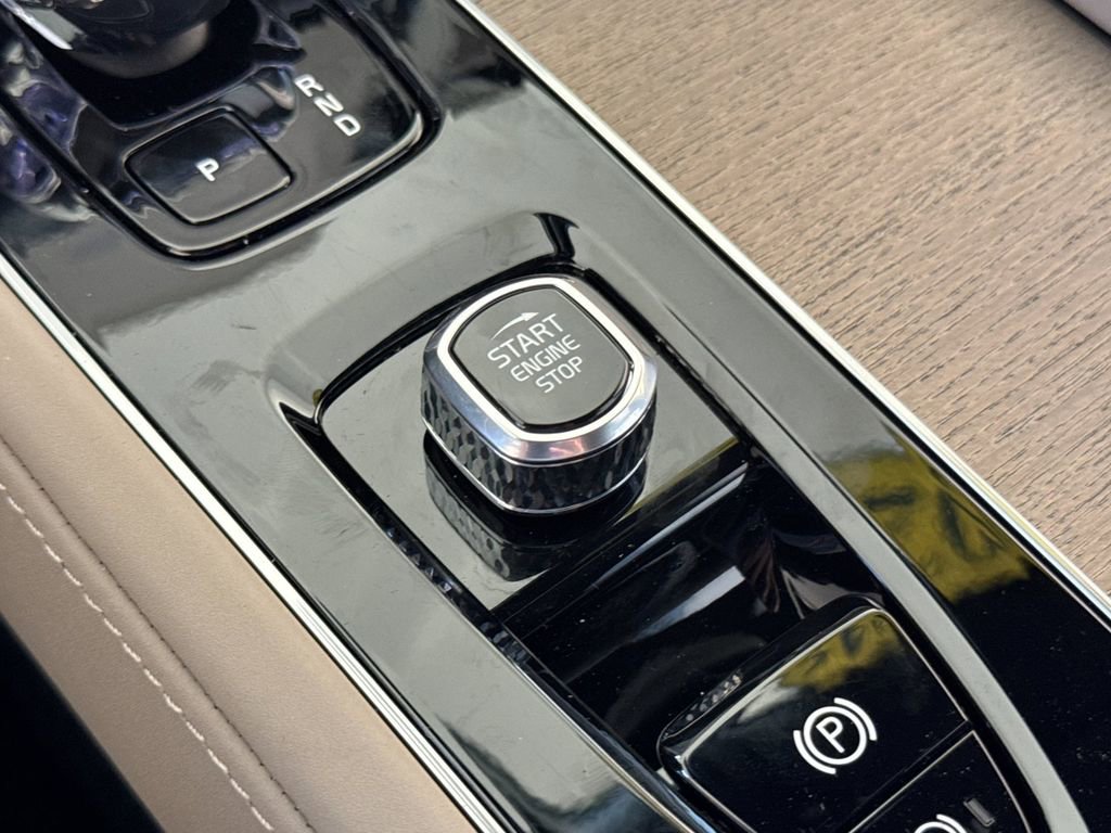 New 2026 Volvo XC90 B6 Plus w/ Protection Package Premier image 23