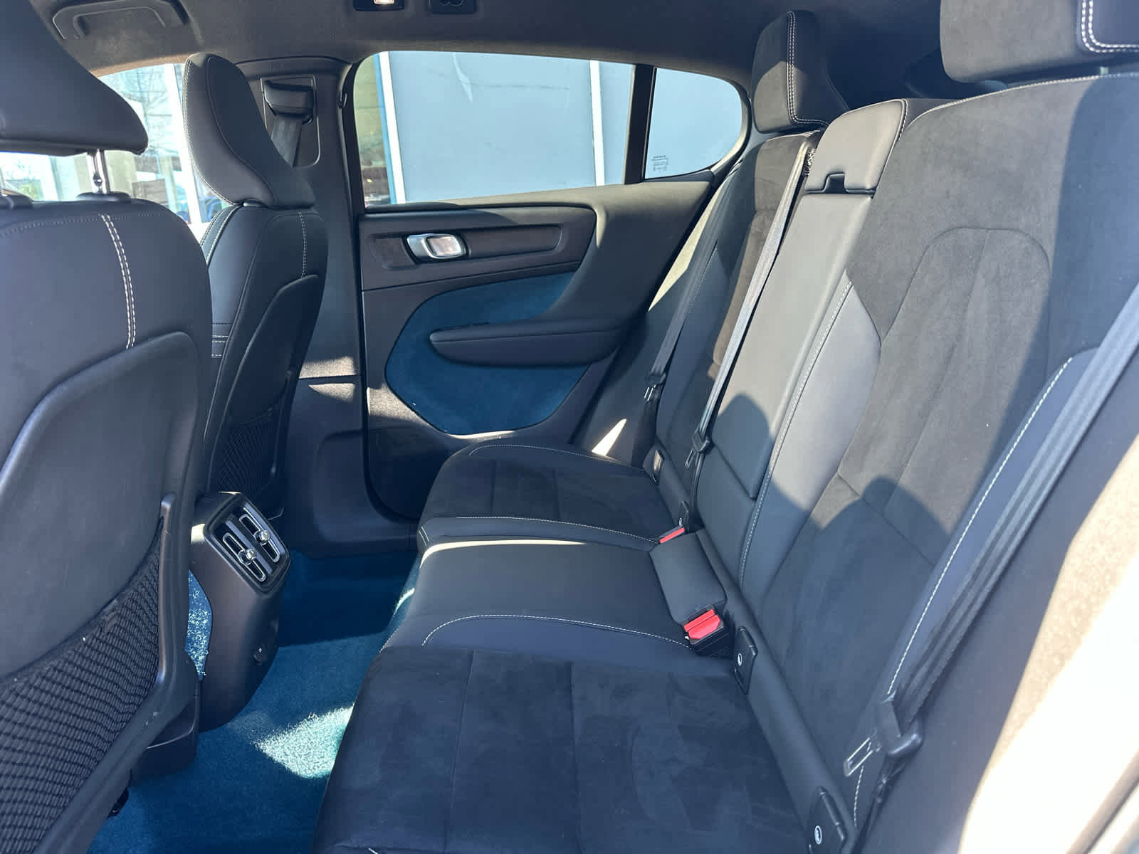 Used 2023 Volvo C40 P8 Recharge Plus image 20