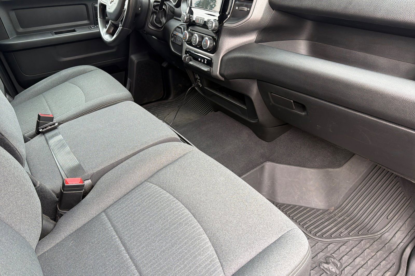 Used 2024 RAM 3500 Tradesman w/ Chrome Appearance Group image 15