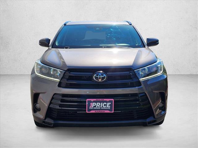 Used 2019 Toyota Highlander SE AWD/4WD image 2