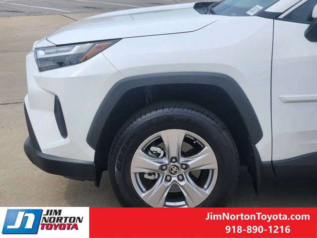 Used 2025 Toyota RAV4 XLE w/ Convenience Package FWD image 9