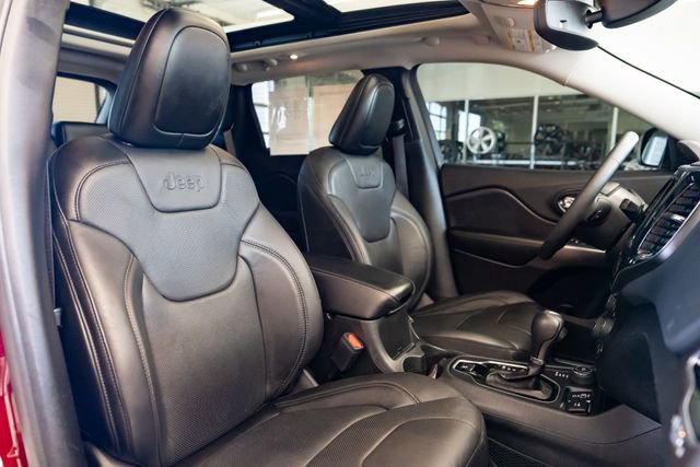 Used 2021 Jeep Cherokee Limited w/ Elite Package AWD/4WD image 29