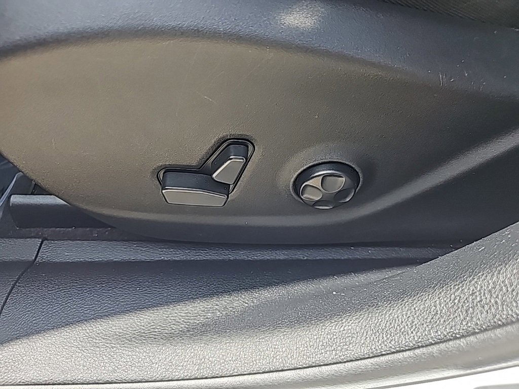 Certified 2021 Jeep Cherokee Latitude Plus w/ Sun & Sound Group image 26