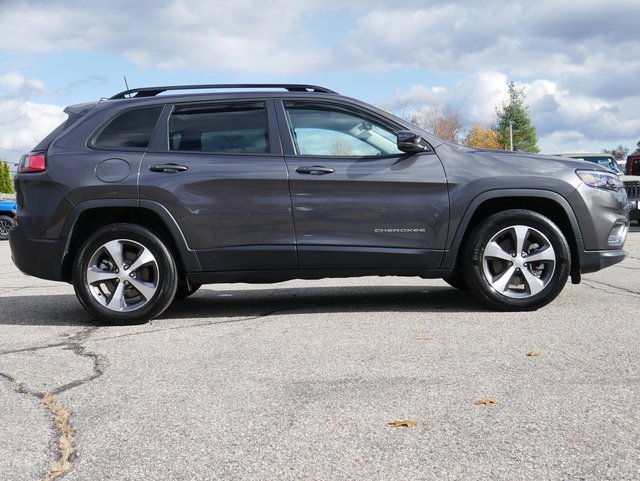 Used 2022 Jeep Cherokee Limited w/ Mopar Interior Package image 7