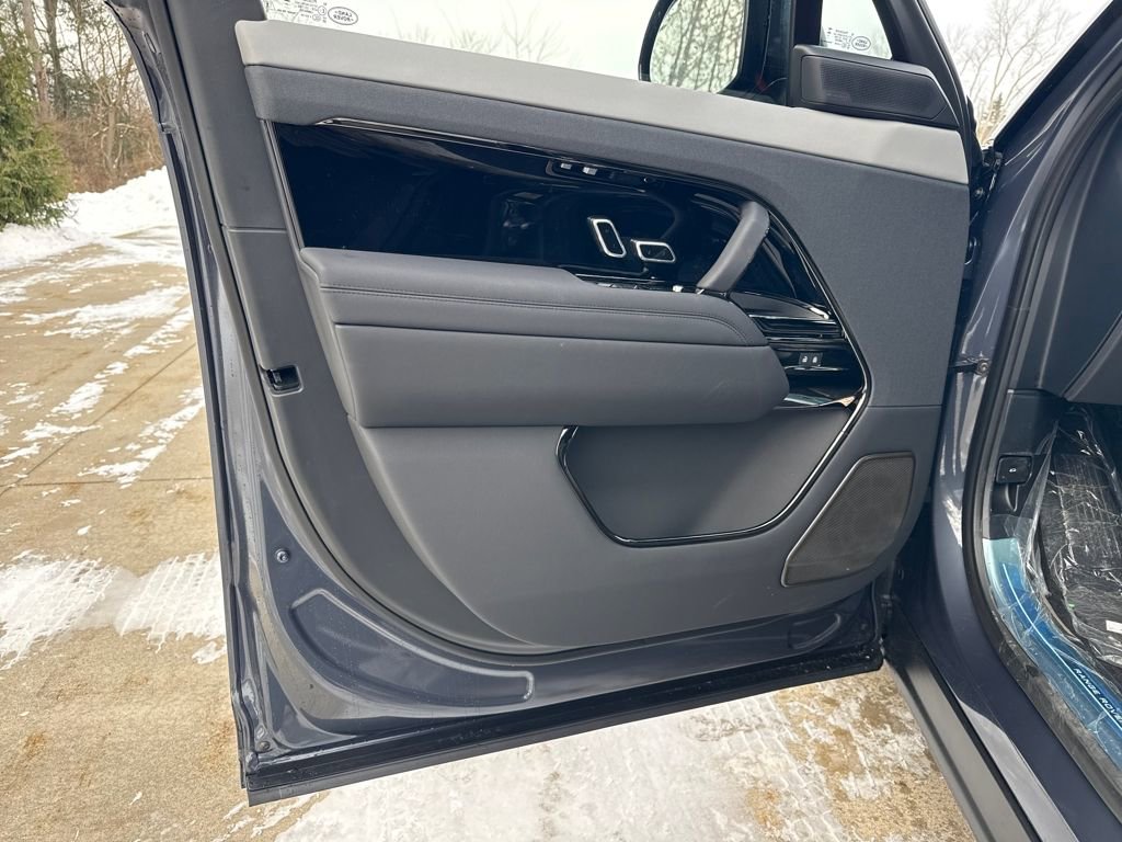 New 2026 Land Rover Range Rover Sport image 10