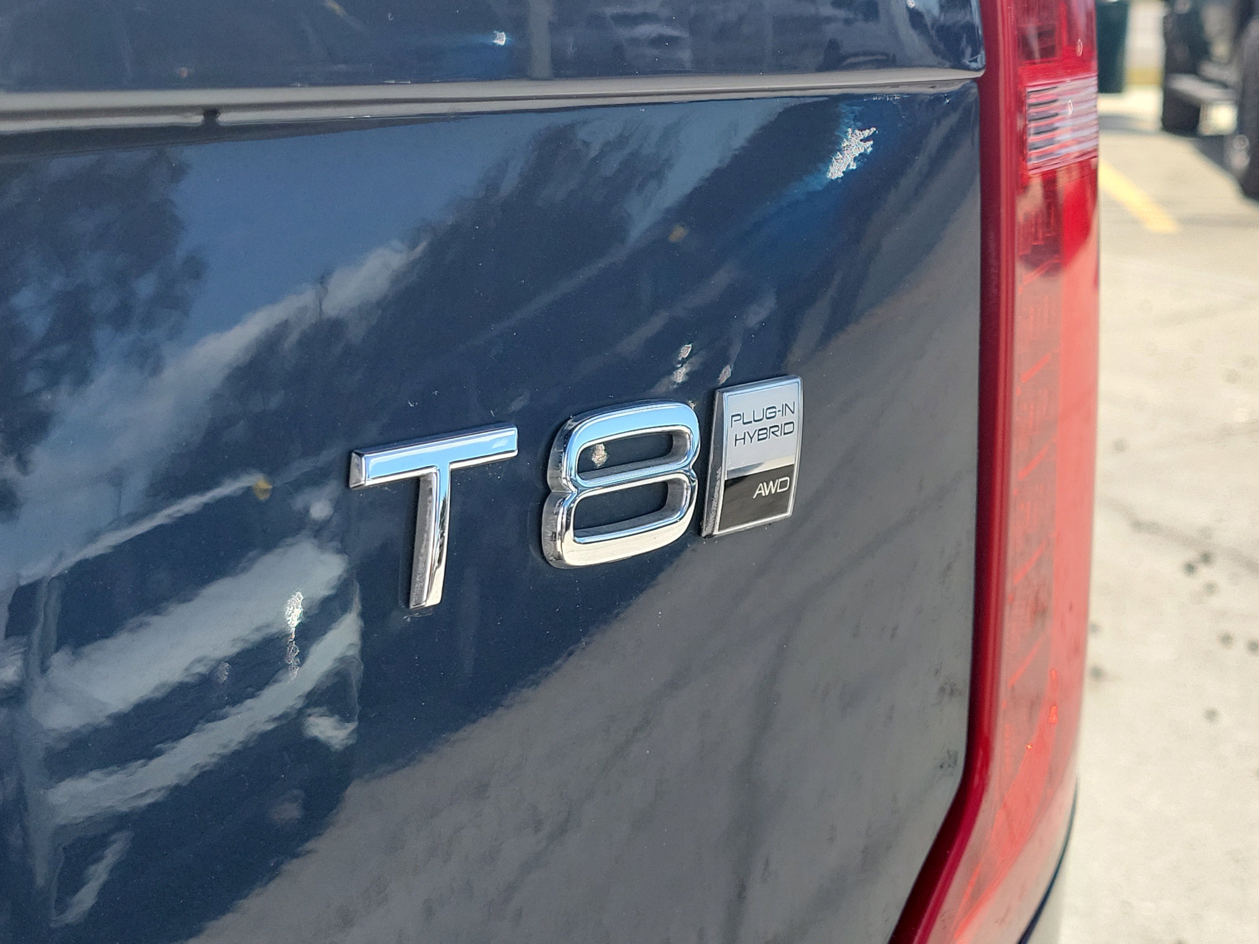 Used 2025 Volvo XC90 T8 Ultra w/ Protection Package Premier image 11