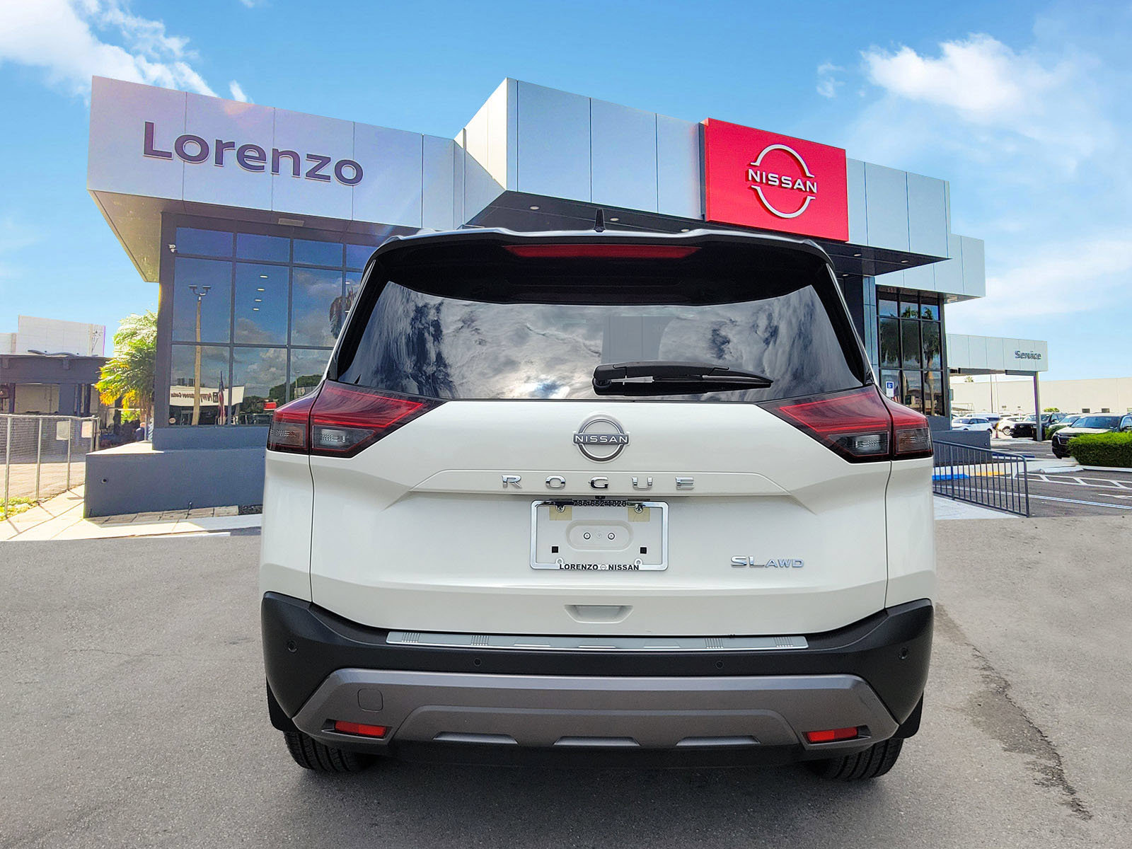 Used 2023 Nissan Rogue SL AWD/4WD image 6