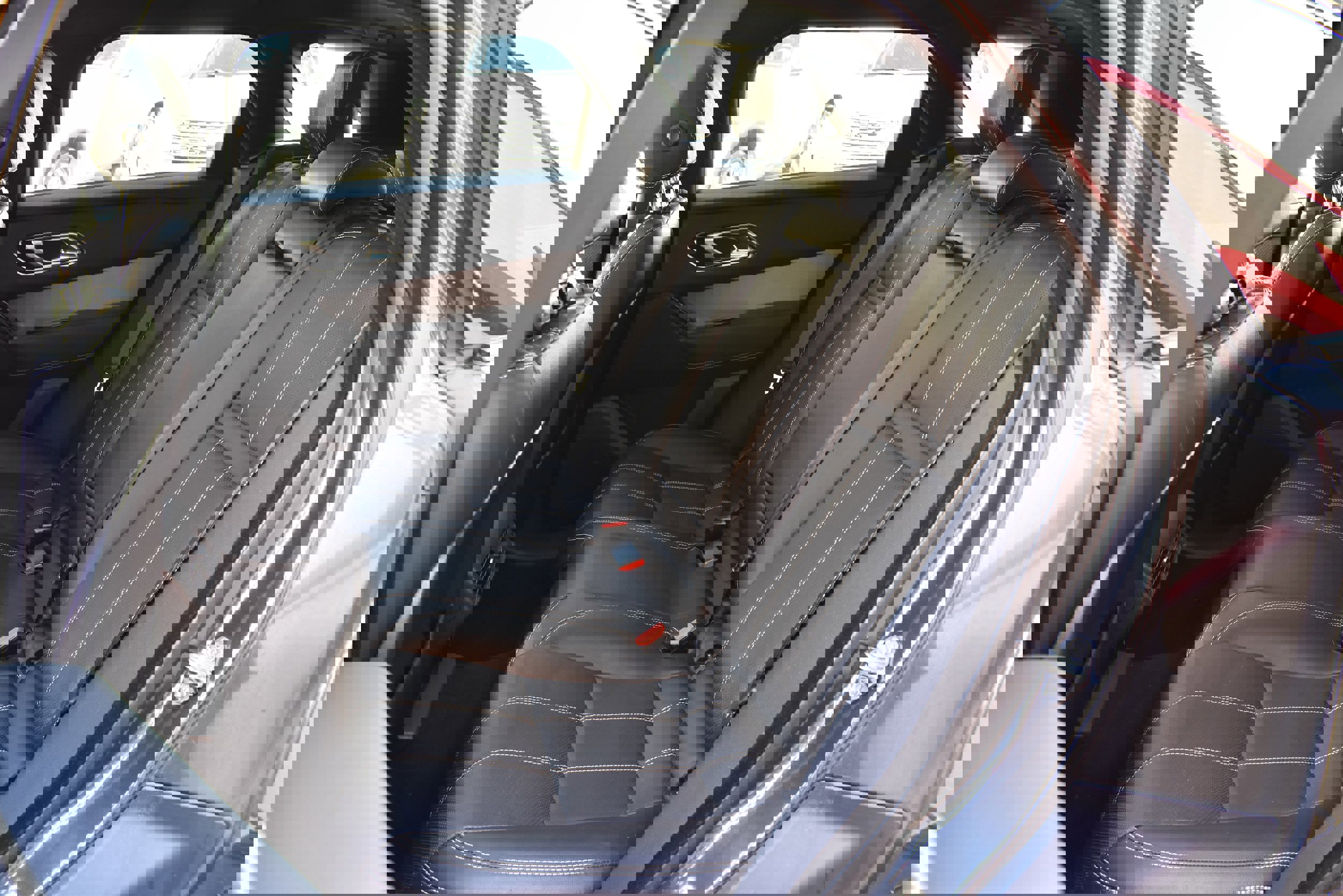 Used 2021 Land Rover Range Rover Velar R-Dynamic S AWD/4WD image 25