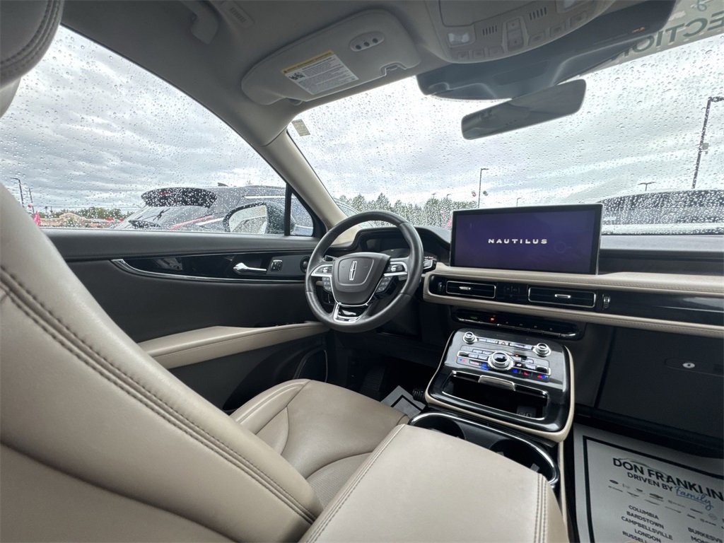 Used 2022 Lincoln Nautilus Reserve image 15