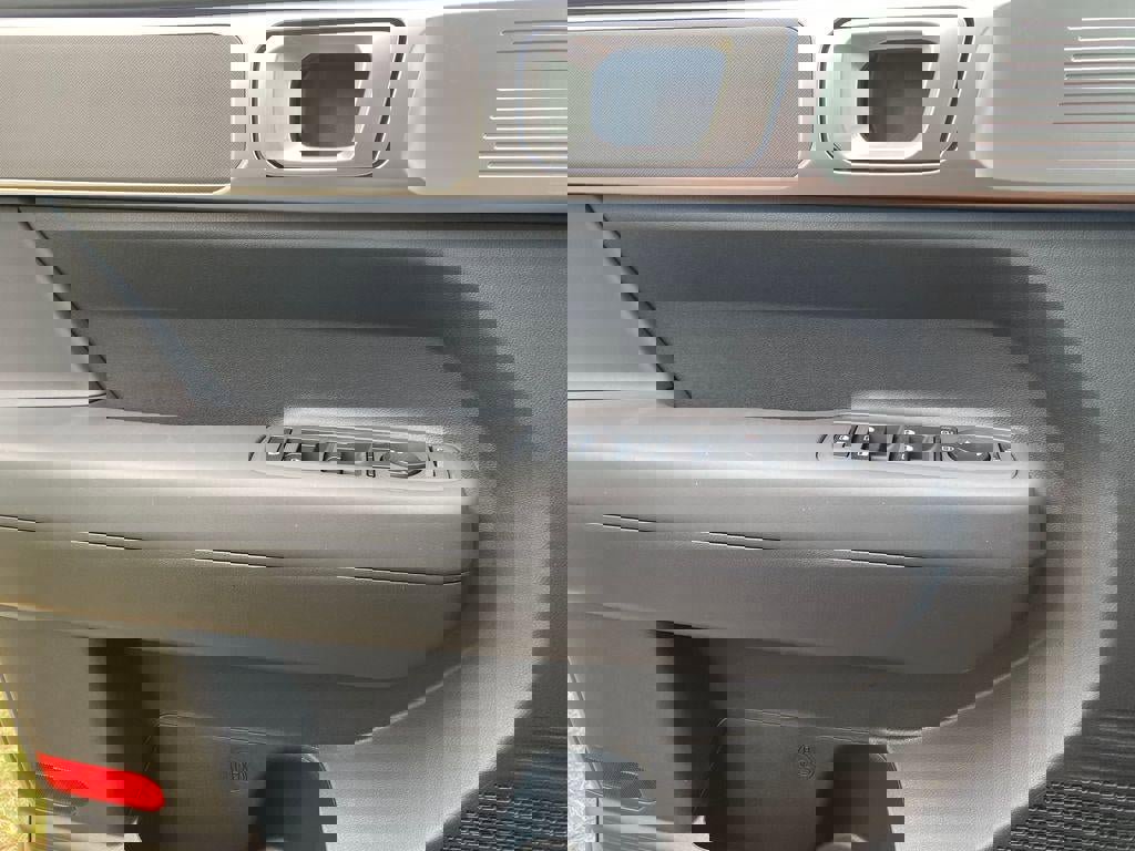 New 2026 Hyundai Santa Fe SE image 30