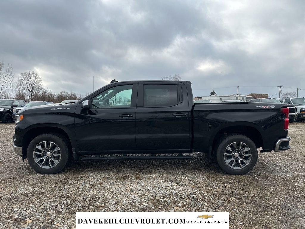 Used 2025 Chevrolet Silverado 1500 LT image 2