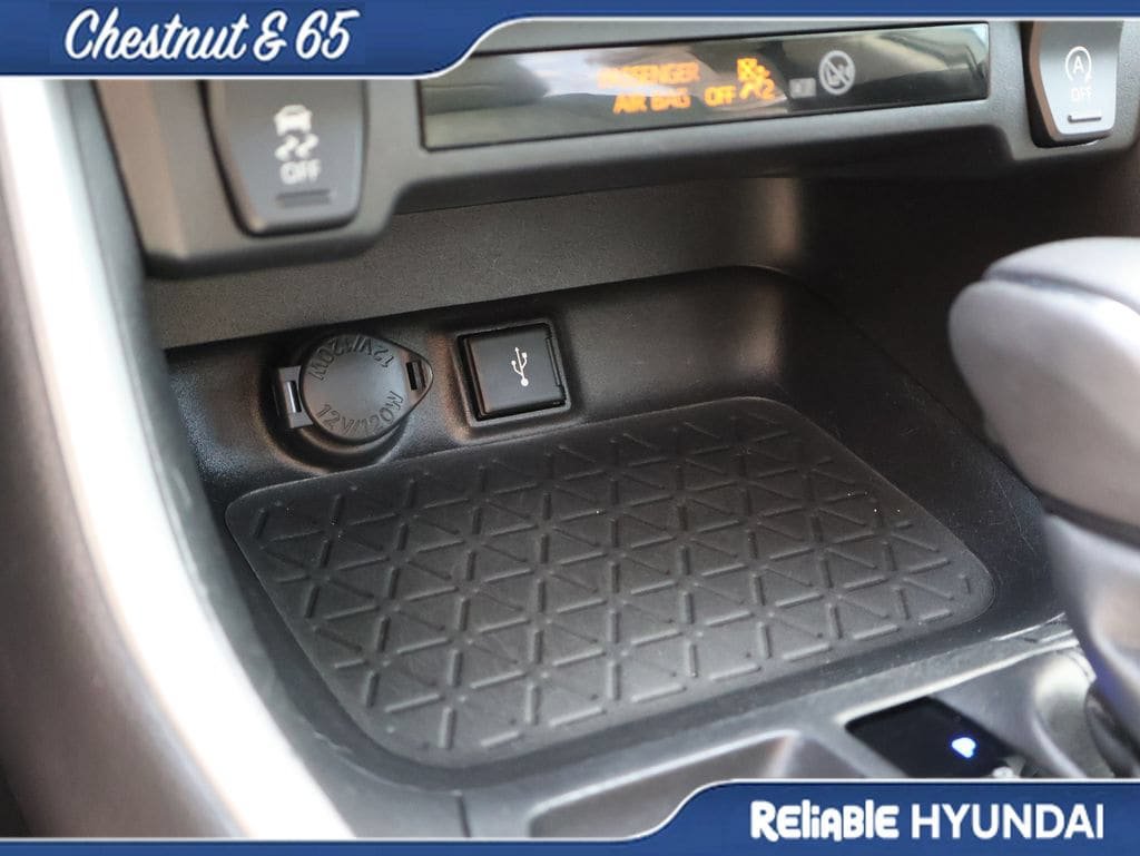 Used 2022 Toyota RAV4 XLE Premium AWD/4WD image 38