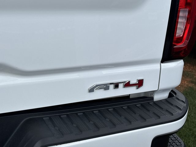 Used 2023 GMC Sierra 2500 AT4 w/ AT4 Premium Plus Package AWD/4WD image 4