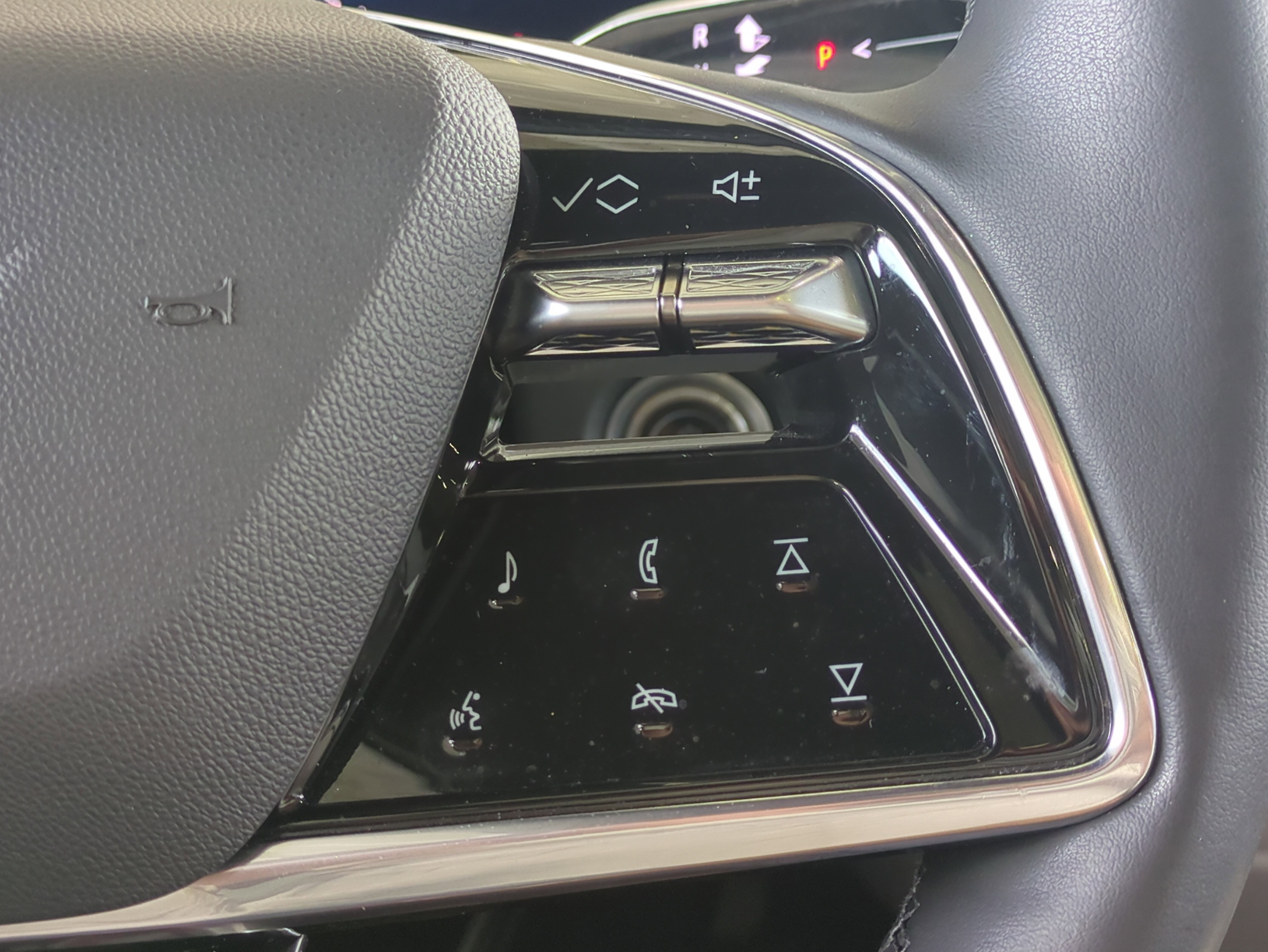 Used 2024 Cadillac Lyriq Luxury image 29