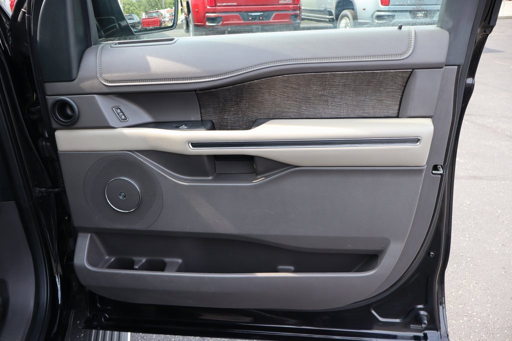 Used 2020 Ford Expedition Limited image 36