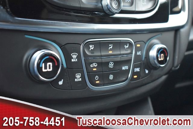Used 2023 Chevrolet Traverse LT image 38