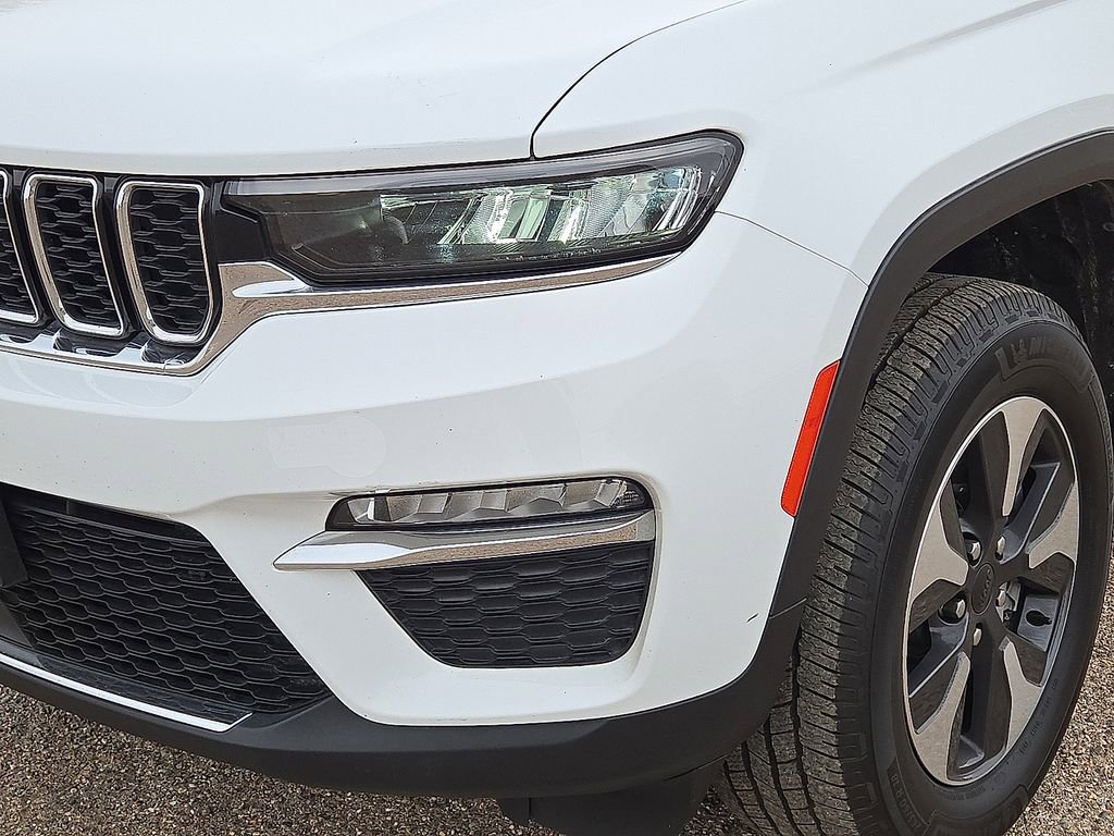 Used 2022 Jeep Grand Cherokee Limited 4xe image 10