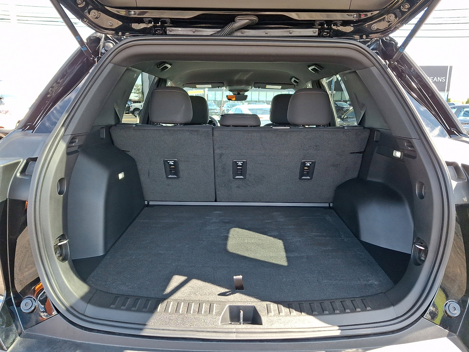 Used 2025 Chevrolet Equinox LT w/ Safety and Technology Package image 29