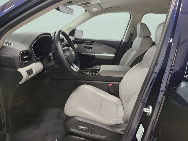 Used 2025 Honda Pilot EX-L image 16