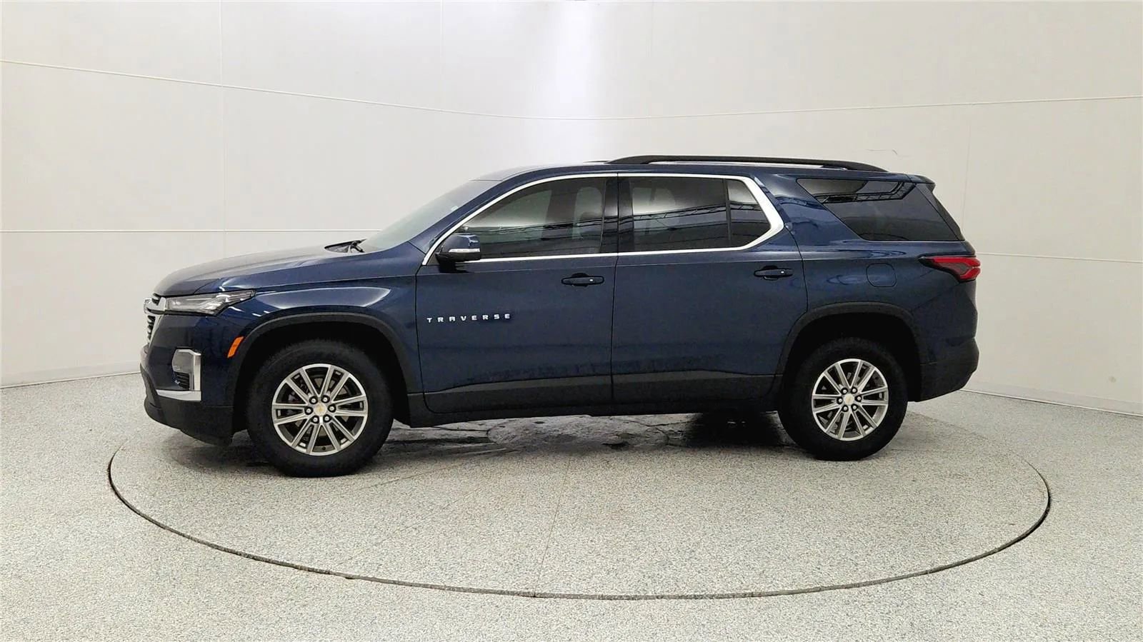Used 2022 Chevrolet Traverse LT image 4