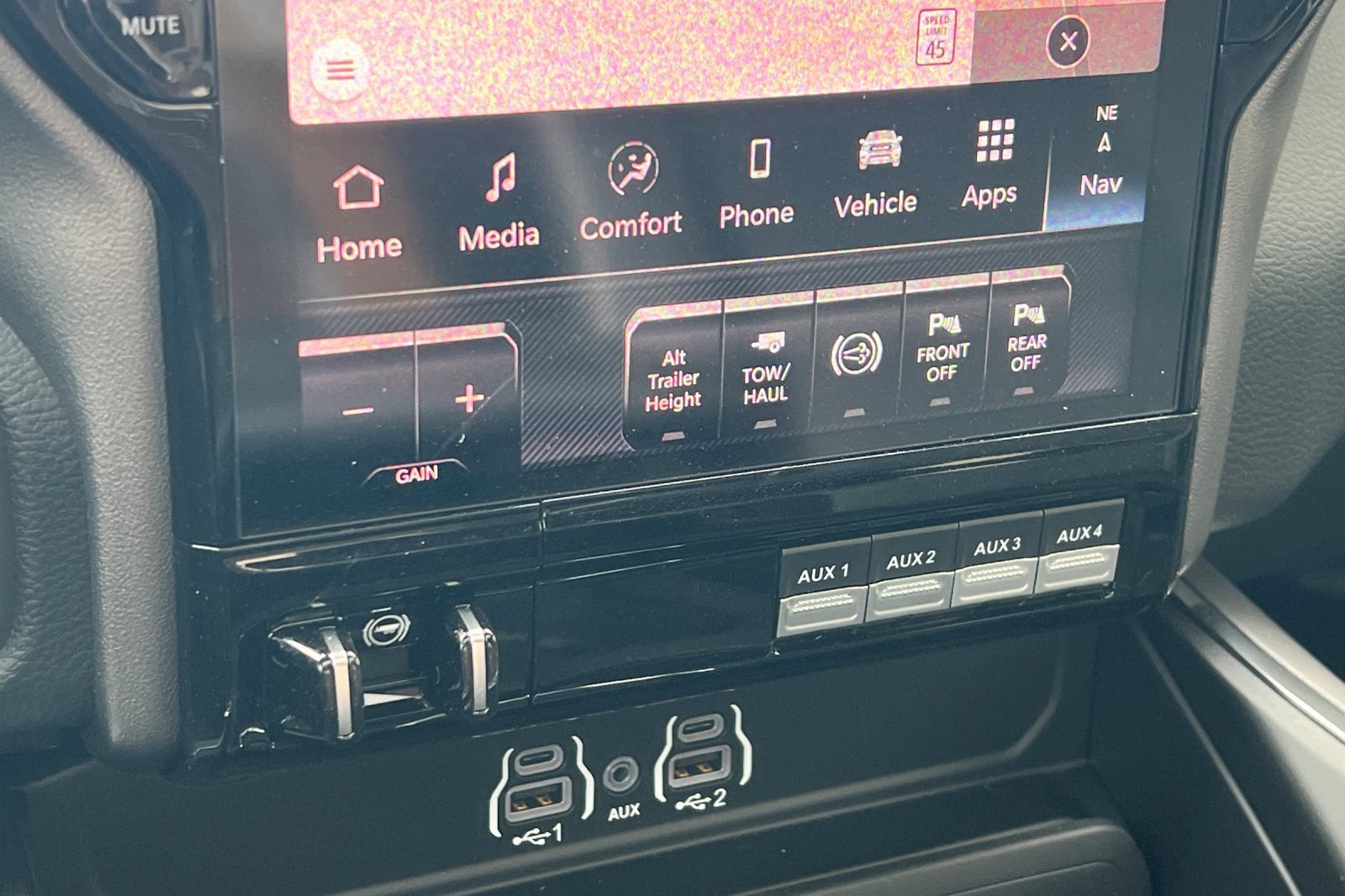 New 2026 RAM 3500 Laramie AWD/4WD image 21